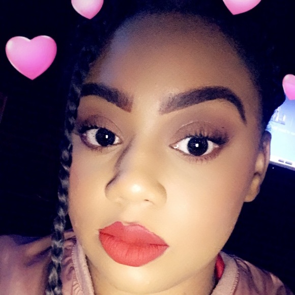 Meet your Posher, Karianna - Picture 2 of 2